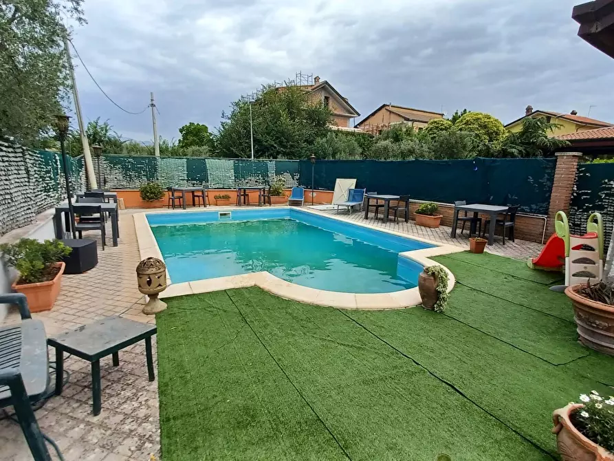 Immagine 4 di Locale commerciale in vendita  in via meringo alto a Ripi