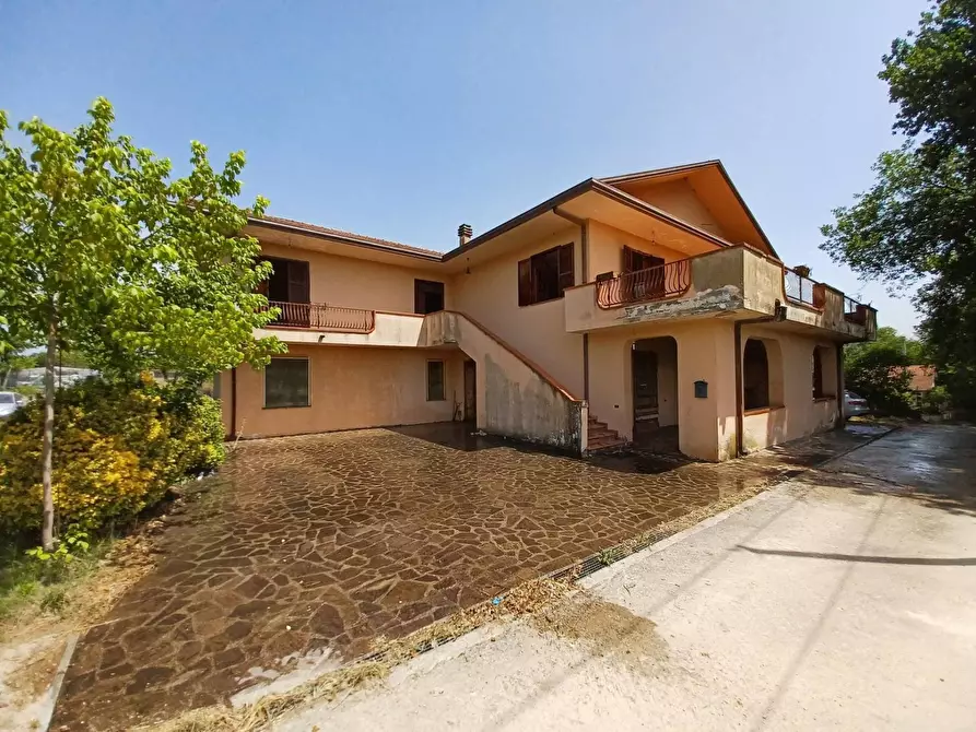 Immagine 1 di Villa in vendita  in via campolungo a Ceprano
