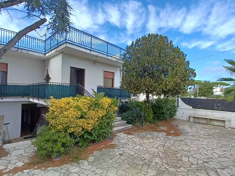 Immagine 1 di Villa in vendita  in Via Monaco a Terracina