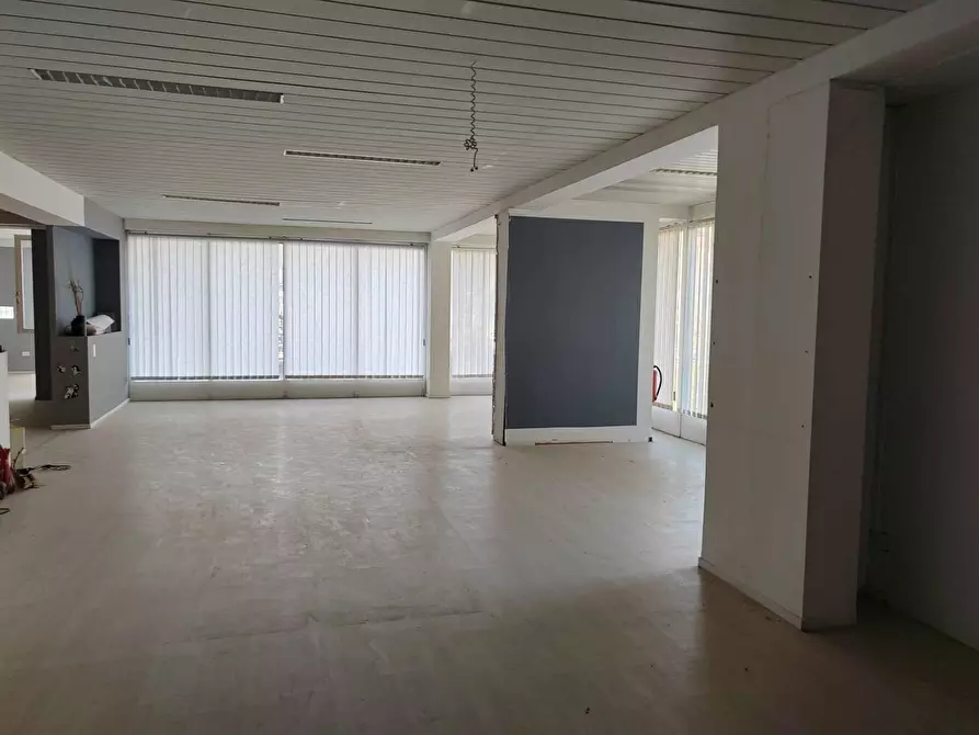 Immagine 4 di Attività commerciale in affitto  in via giacomo matteotti 169 a Ceccano