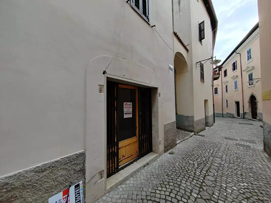 Immagine 6 di Locale commerciale in vendita  in Via Corso D'Italia a Bassiano