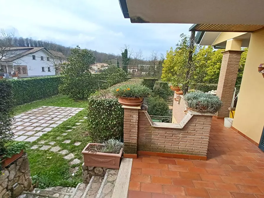 Immagine 5 di Villa in vendita  a Frosinone