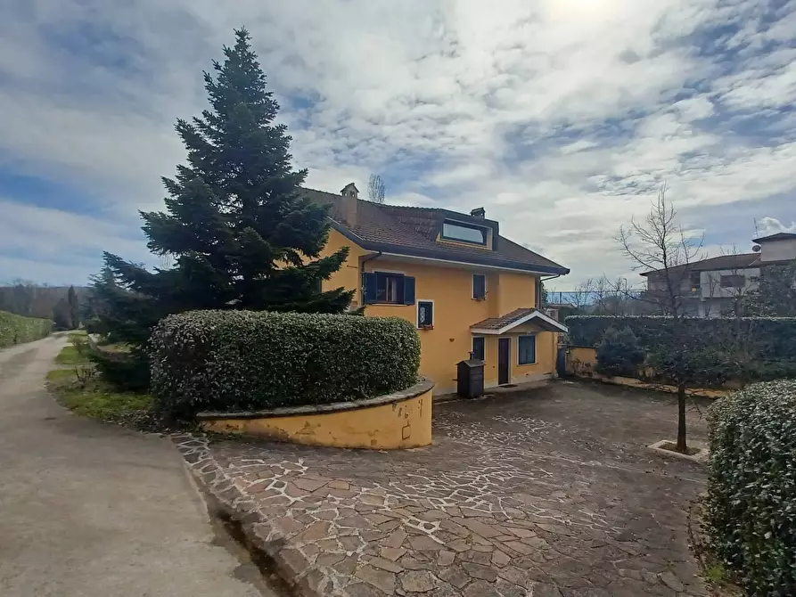 Immagine 11 di Villa in vendita  a Frosinone