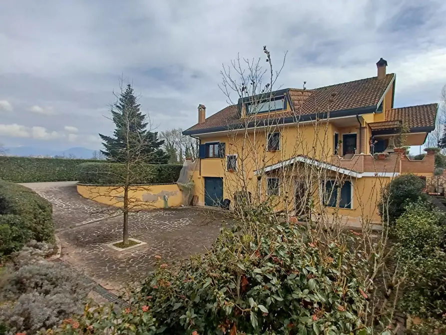Immagine 14 di Villa in vendita  a Frosinone
