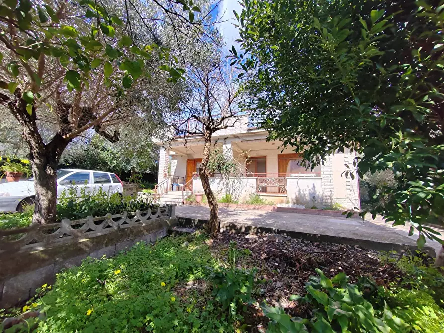 Immagine 1 di Casa indipendente in vendita  in Via Cocuruzzo 73 a Fondi