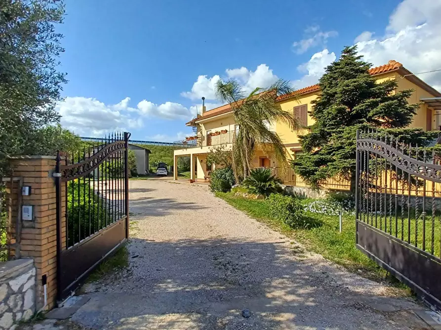 Immagine 1 di Casa semindipendente in vendita  in via appia a Terracina