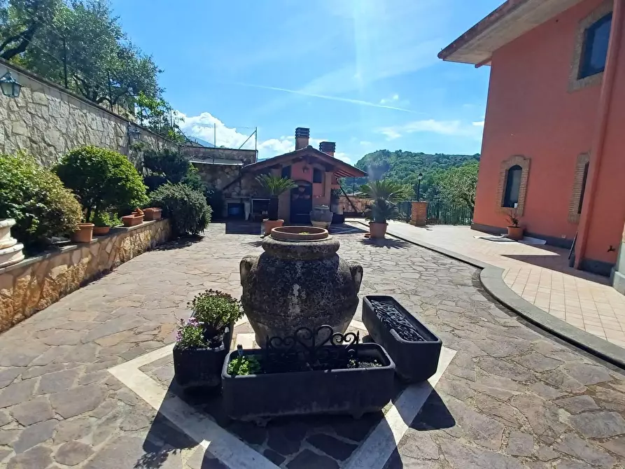 Immagine 27 di Villa in vendita  in Via Aldo Moro 27 a Alatri