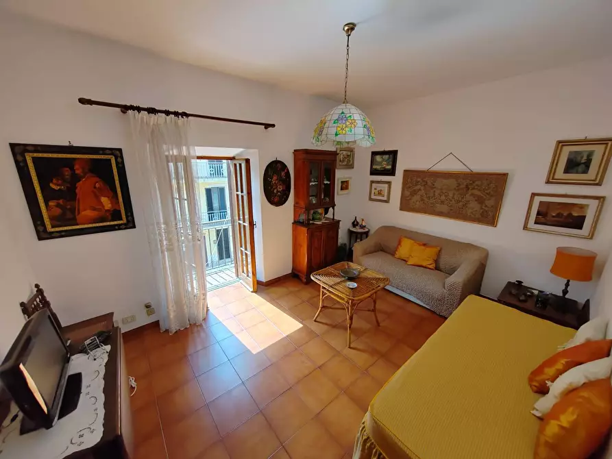 Immagine 1 di Appartamento in vendita  in Via Dante Alighieri a Bassiano