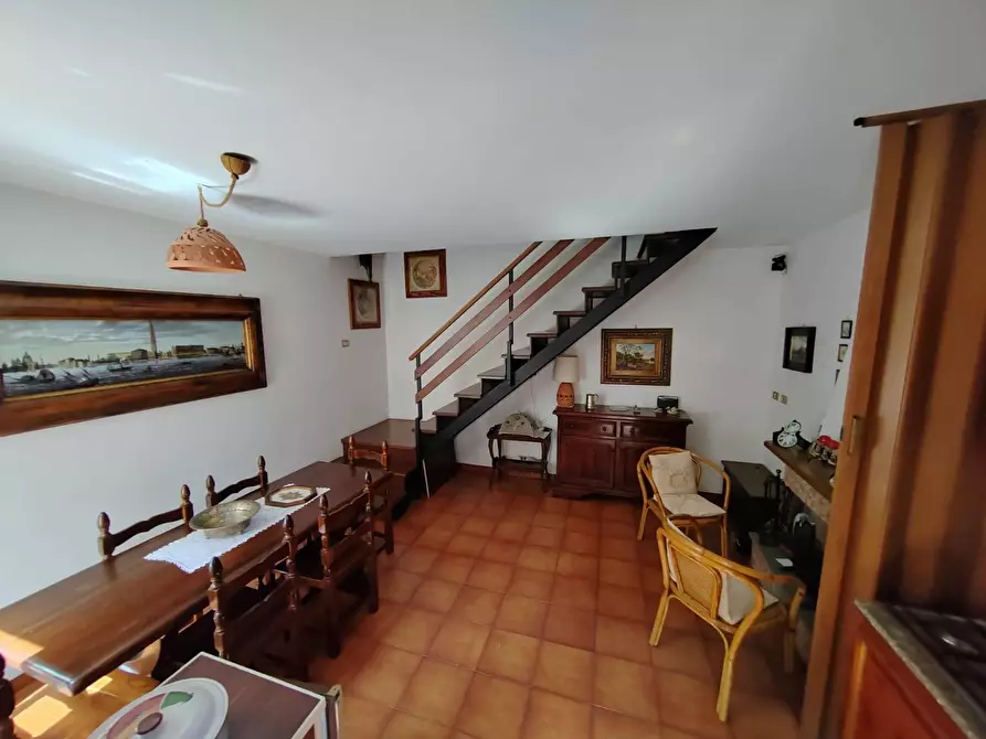 Immagine 4 di Appartamento in vendita  in Via Dante Alighieri a Bassiano