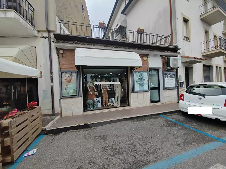 Immagine 2 di Locale commerciale in vendita  in via Giacomo Matteotti 25 a Priverno