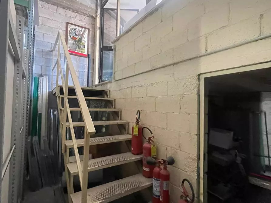 Immagine 3 di Locale commerciale in vendita  in via strada statale 155 per fiuggi a Alatri