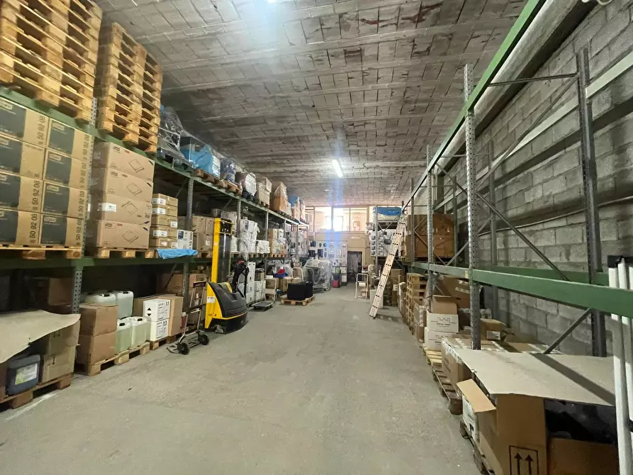 Immagine 2 di Locale commerciale in vendita  in via strada statale 155 per fiuggi a Alatri