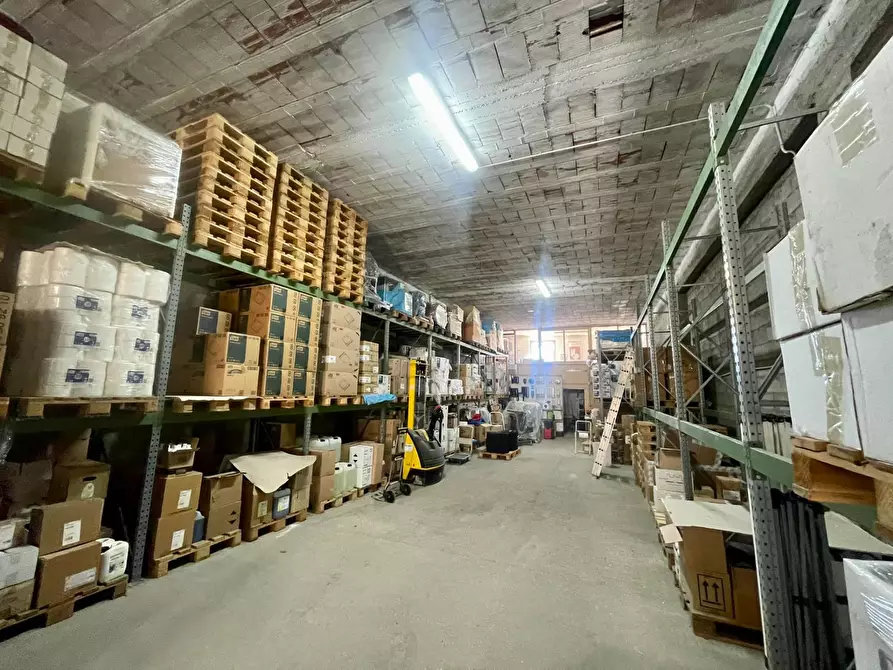 Immagine 5 di Locale commerciale in vendita  in via strada statale 155 per fiuggi a Alatri