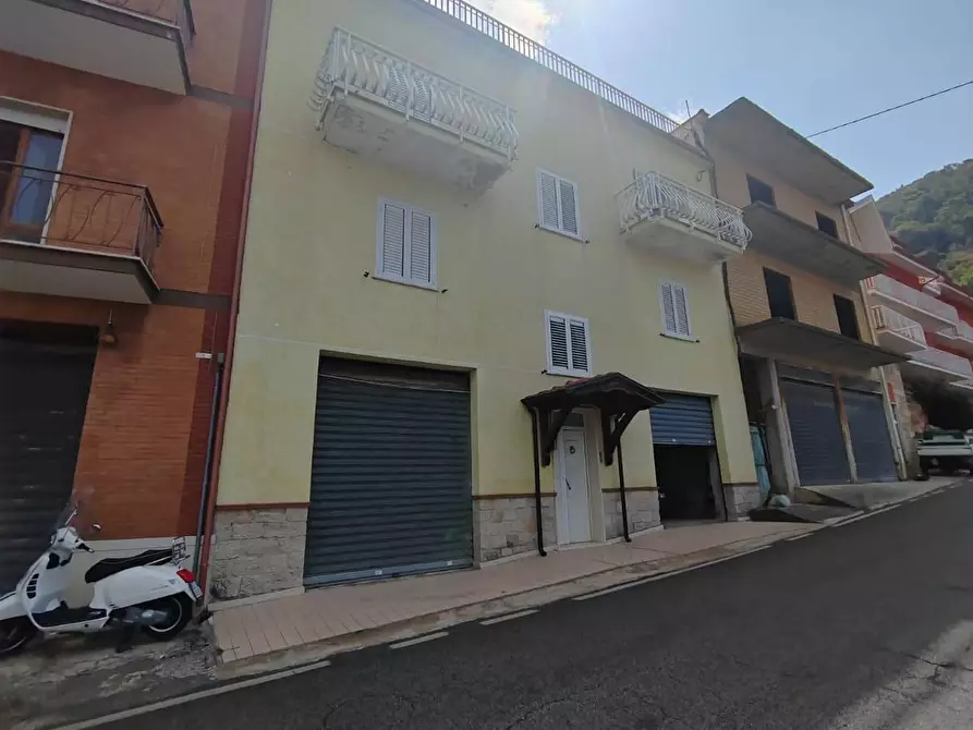 Immagine 27 di Appartamento in vendita  in Via  Capitano Vincenzo Pellegrini a Bassiano