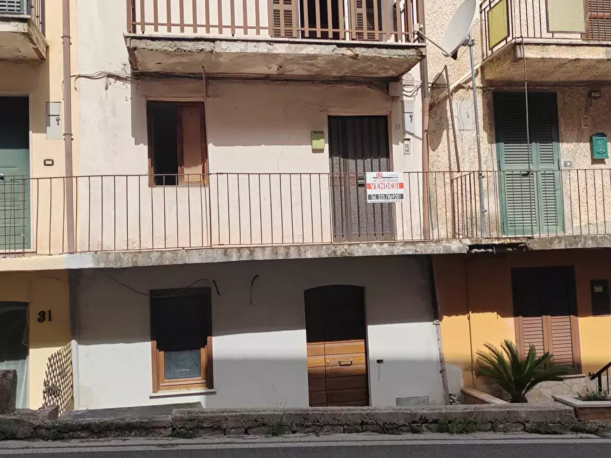 Immagine 1 di Appartamento in vendita  in Via Dante Alighieri a Bassiano