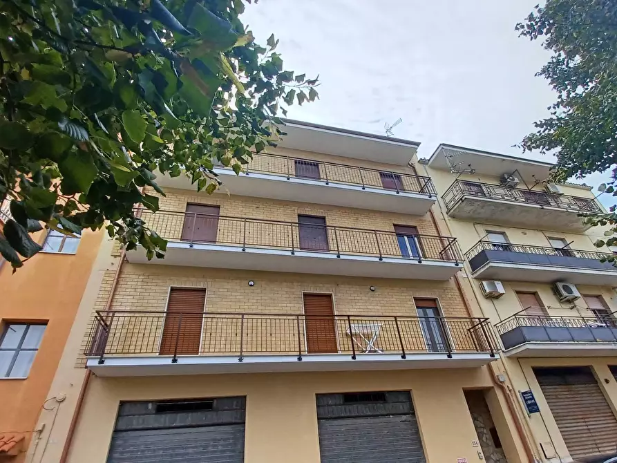 Immagine 1 di Appartamento in vendita  in Via Capitano Vincenzo Pellegrini 154 a Bassiano