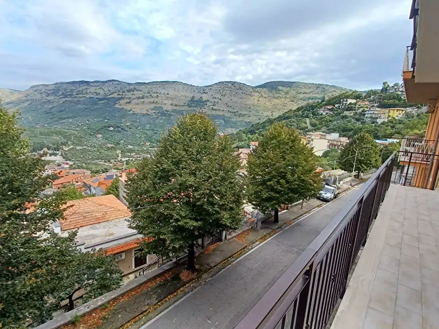 Immagine 2 di Appartamento in vendita  in Via Capitano Vincenzo Pellegrini 154 a Bassiano