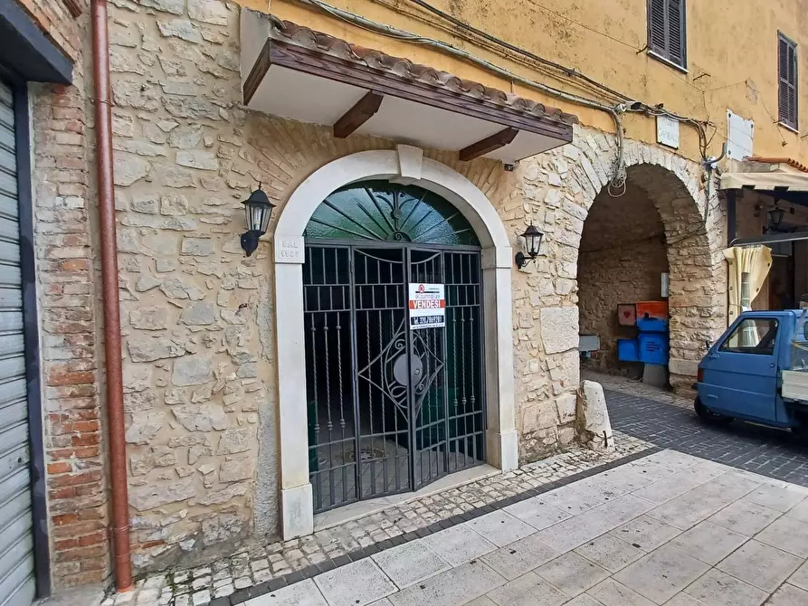 Immagine 5 di Locale commerciale in vendita  in Piazza Garibaldi a Bassiano