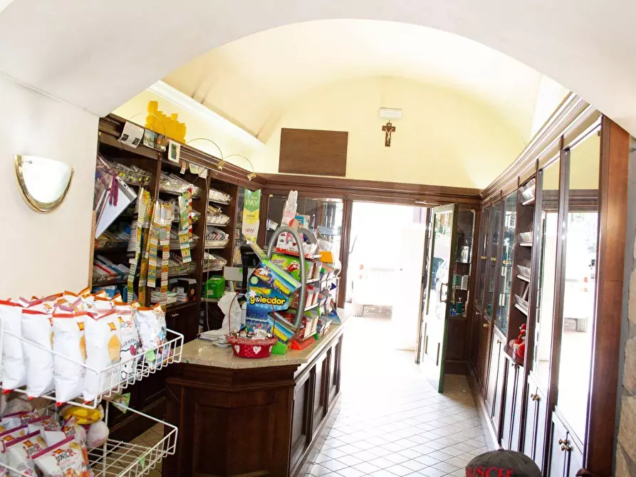 Immagine 7 di Locale commerciale in vendita  in Piazza Garibaldi a Bassiano