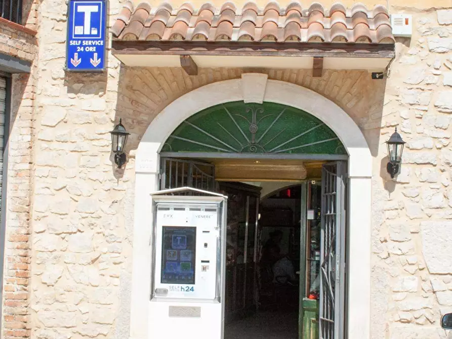 Immagine 8 di Locale commerciale in vendita  in Piazza Garibaldi a Bassiano