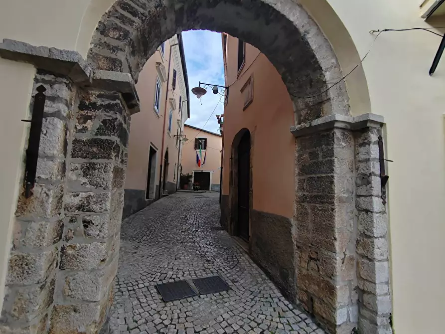 Immagine 5 di Locale commerciale in vendita  in Piazza Leone XIII a Bassiano