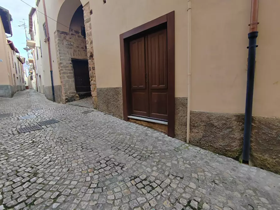 Immagine 1 di Locale commerciale in vendita  in Piazza Leone XIII a Bassiano