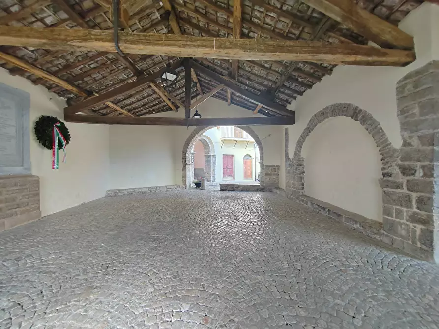 Immagine 9 di Locale commerciale in vendita  in Piazza Leone XIII a Bassiano