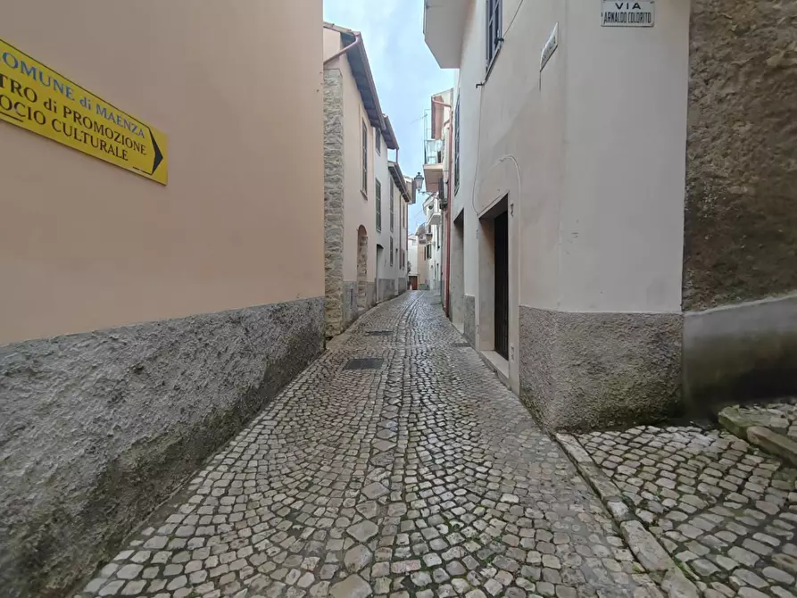 Immagine 3 di Locale commerciale in vendita  in Via Corso D'Italia a Bassiano