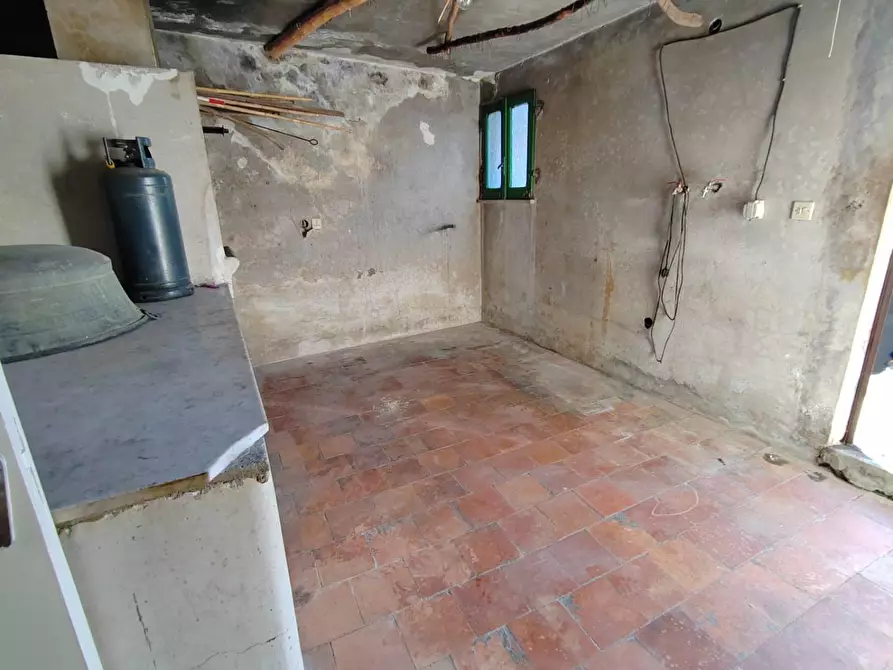 Immagine 25 di Palazzo in vendita  in Via Acquaro Savoia a Arnara