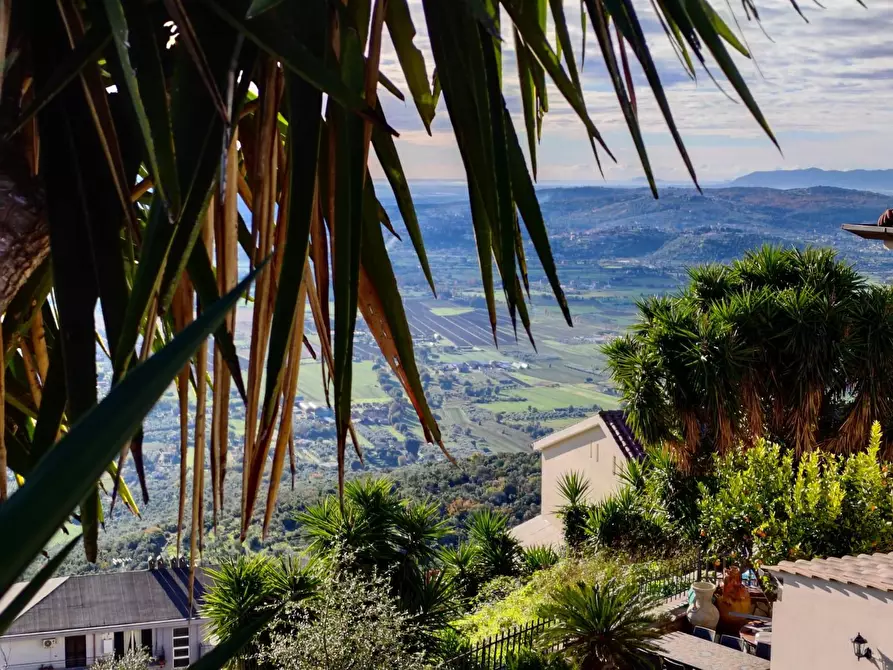 Immagine 7 di Locale commerciale in vendita  in Via Del Colle a Bassiano