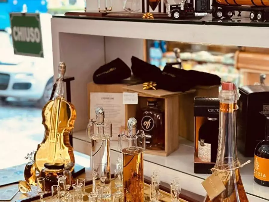 Immagine 3 di Attività commerciale in vendita  in piazza madonna della neve 30 a Frosinone