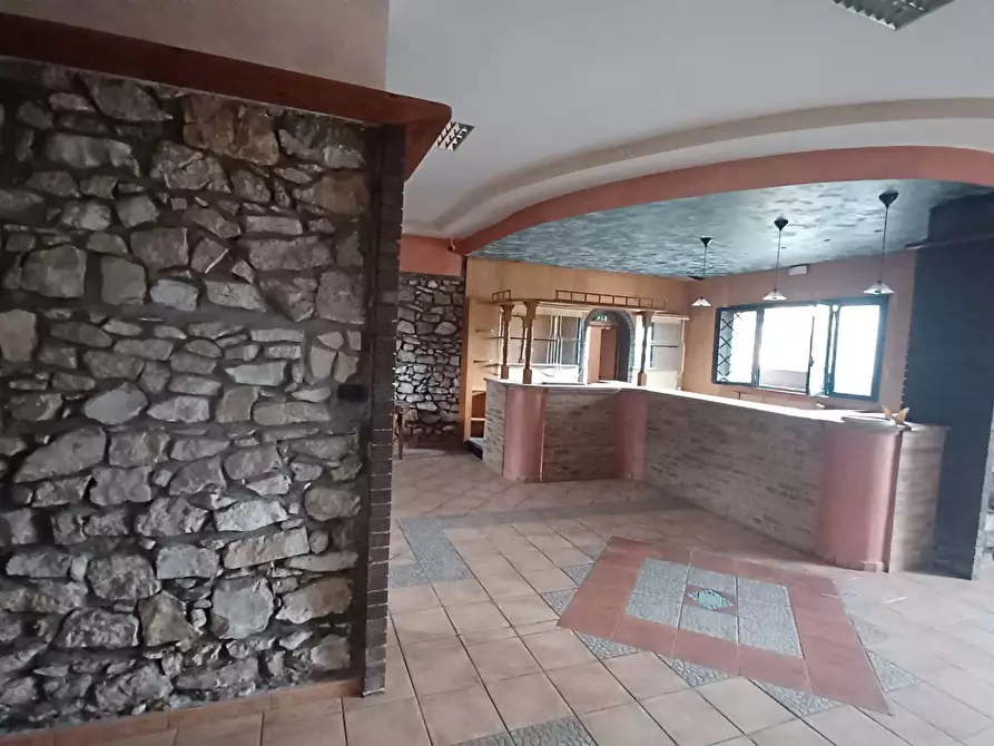 Immagine 3 di Magazzino in vendita  in Piazza Boccatopa a Amaseno