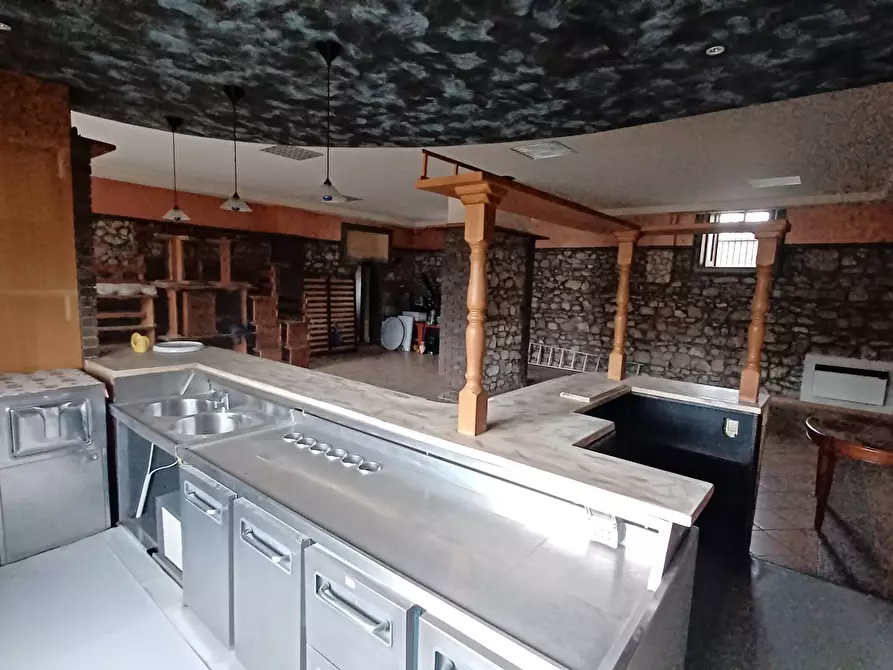 Immagine 12 di Magazzino in vendita  in Piazza Boccatopa a Amaseno