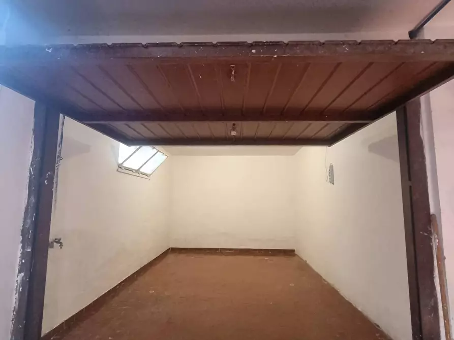 Immagine 4 di Box auto in vendita  in Via Enrico Coleman a Terracina