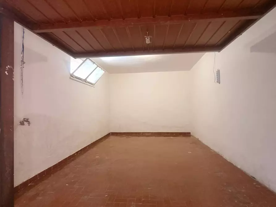 Immagine 1 di Box auto in vendita  in Via Enrico Coleman a Terracina