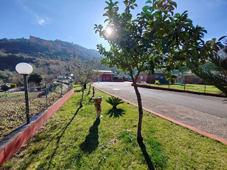 Immagine 26 di Locale commerciale in vendita  in Via Cerreto 50 a Bassiano