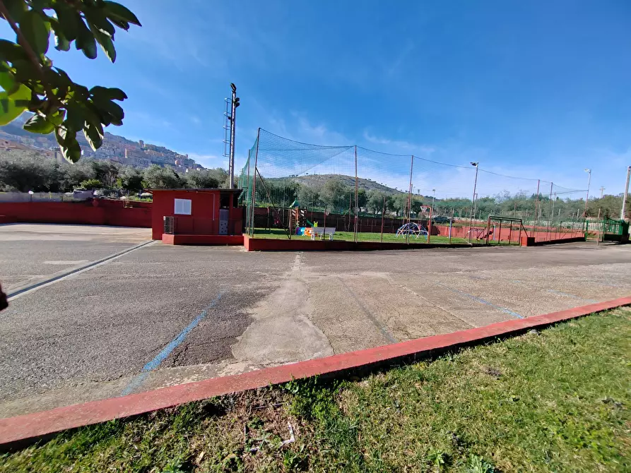 Immagine 28 di Locale commerciale in vendita  in Via Cerreto 50 a Bassiano