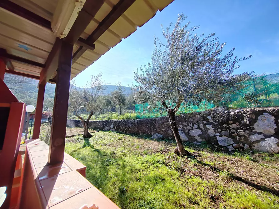 Immagine 35 di Locale commerciale in vendita  in Via Cerreto 50 a Bassiano