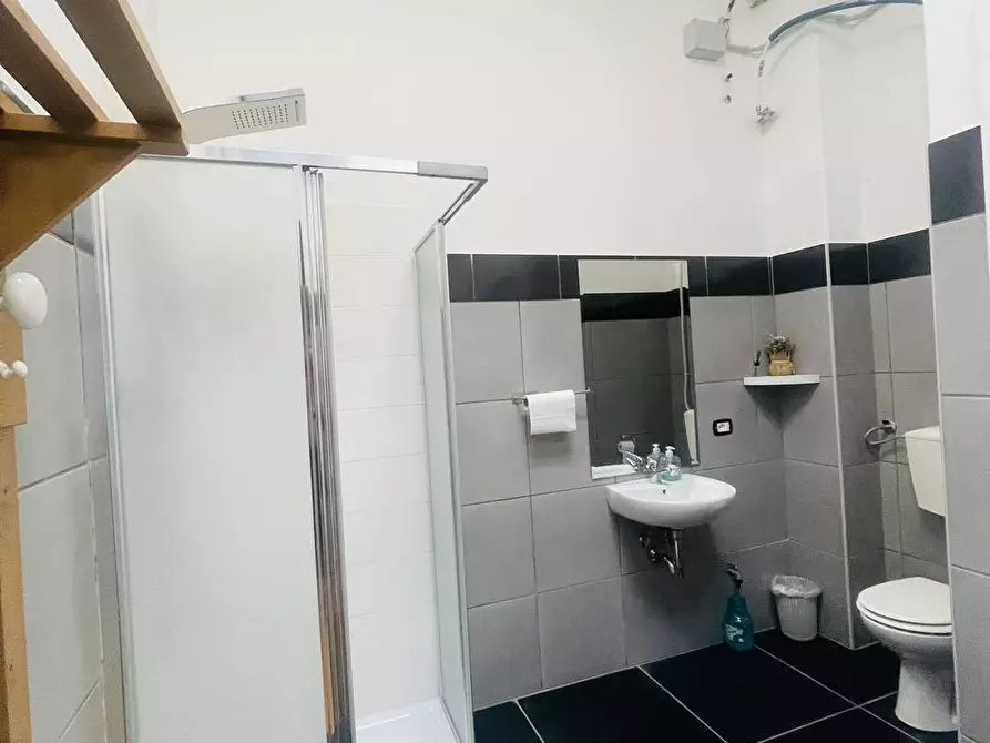 Immagine 10 di Locale commerciale in vendita  in VIA MARIA 125 a Frosinone