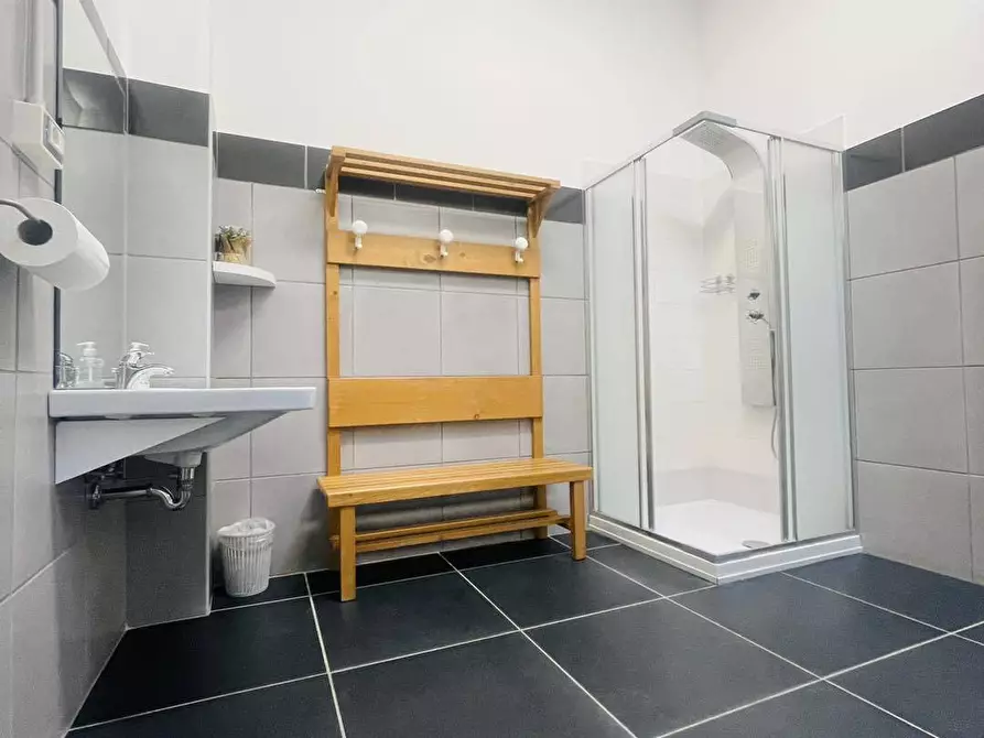 Immagine 11 di Locale commerciale in vendita  in VIA MARIA 125 a Frosinone