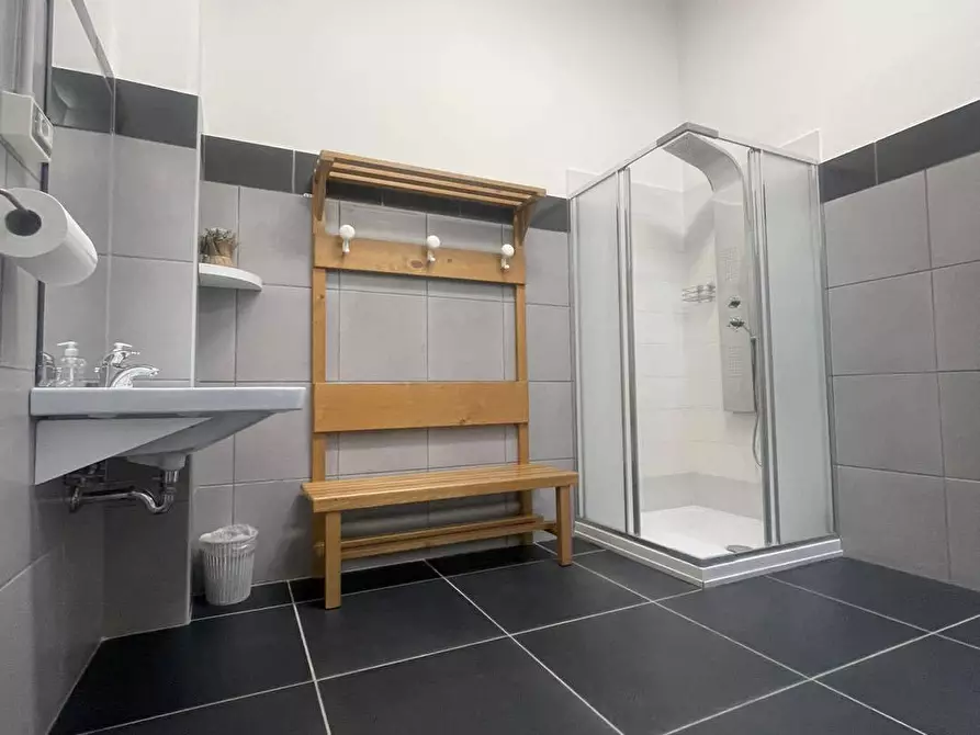 Immagine 7 di Locale commerciale in vendita  in VIA MARIA 125 a Frosinone