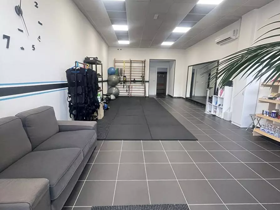 Immagine 6 di Locale commerciale in vendita  in VIA MARIA 125 a Frosinone