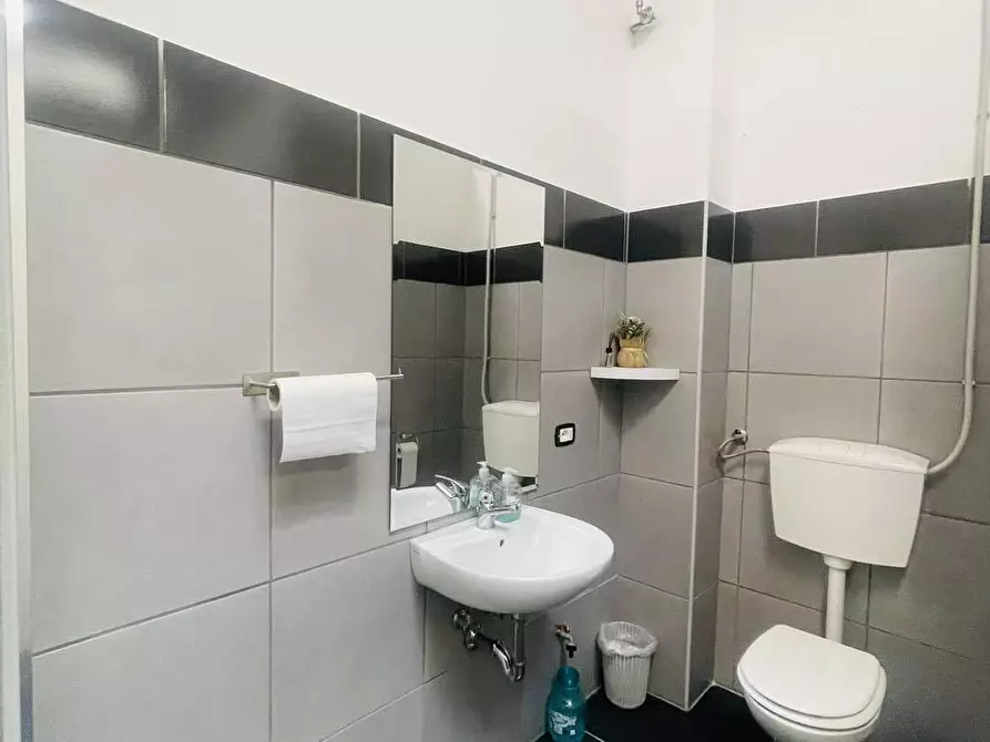 Immagine 9 di Locale commerciale in vendita  in VIA MARIA 125 a Frosinone