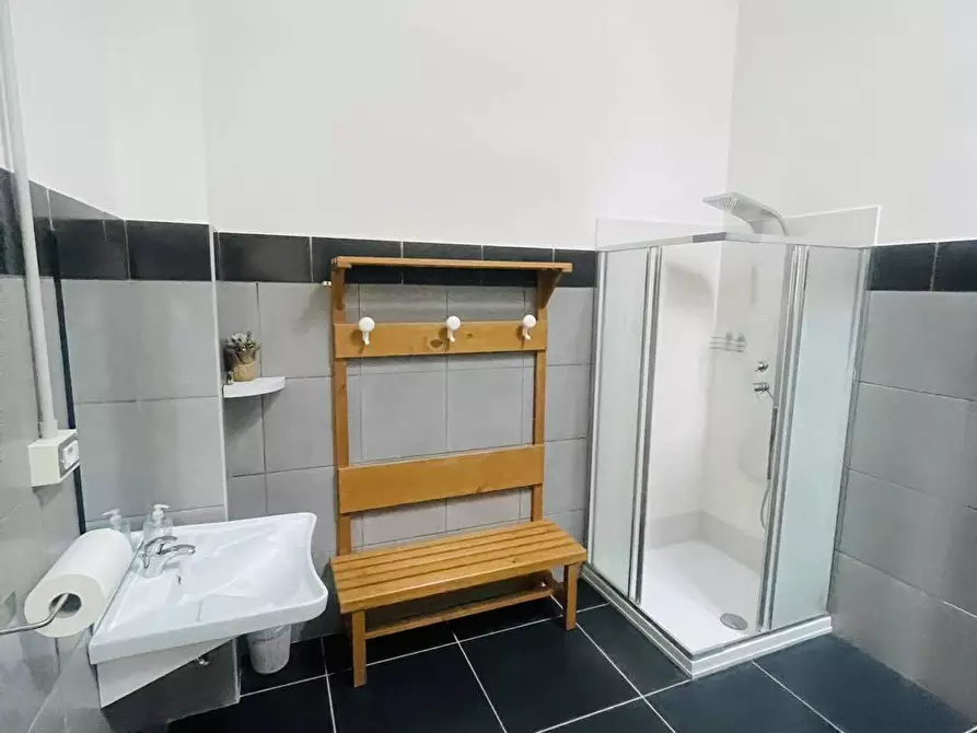 Immagine 12 di Locale commerciale in vendita  in VIA MARIA 125 a Frosinone