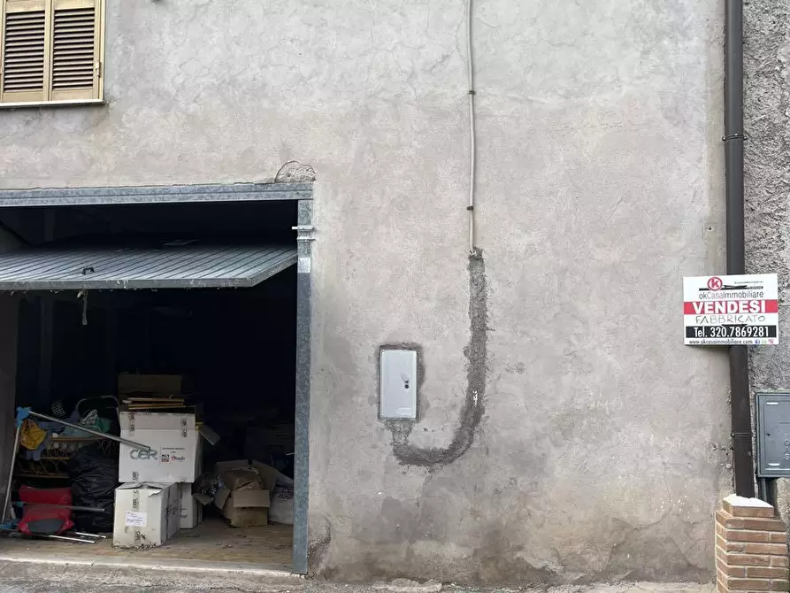 Immagine 3 di Locale commerciale in vendita  in vicolo fanfarillo a Alatri