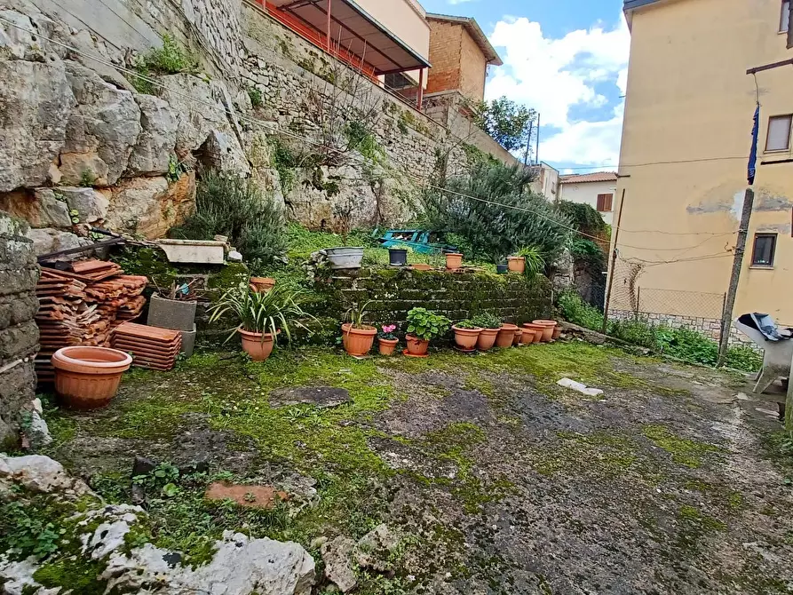 Immagine 8 di Appartamento in vendita  in Viale San Rocco 38 a Bassiano