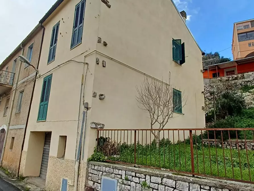 Immagine 11 di Appartamento in vendita  in Viale San Rocco 38 a Bassiano