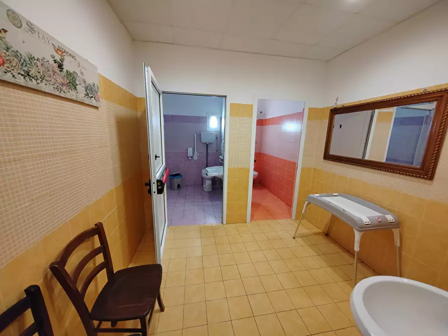 Immagine 19 di Locale commerciale in affitto  in Via Cerreto 50 a Bassiano