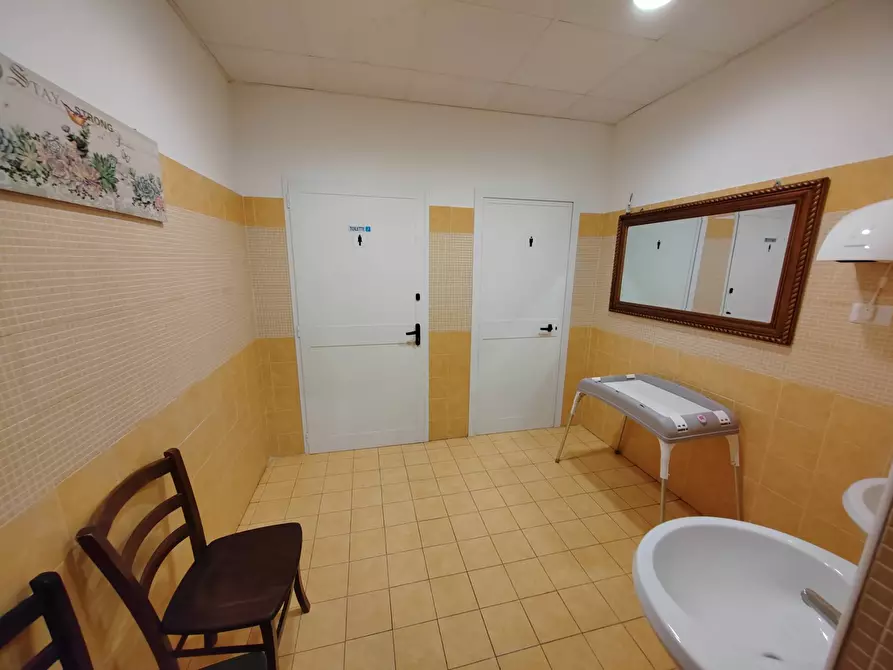 Immagine 20 di Locale commerciale in affitto  in Via Cerreto 50 a Bassiano