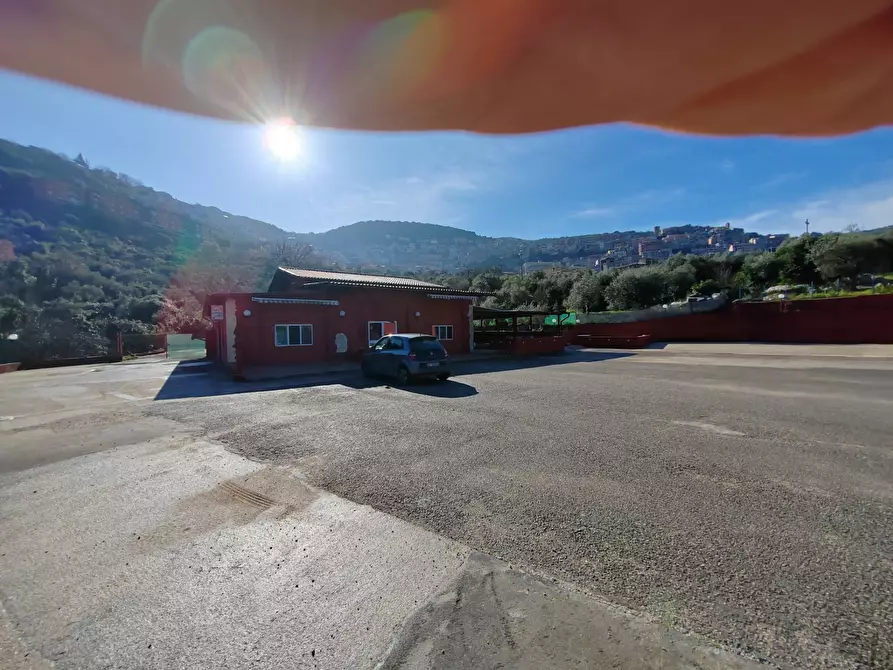 Immagine 29 di Locale commerciale in affitto  in Via Cerreto 50 a Bassiano